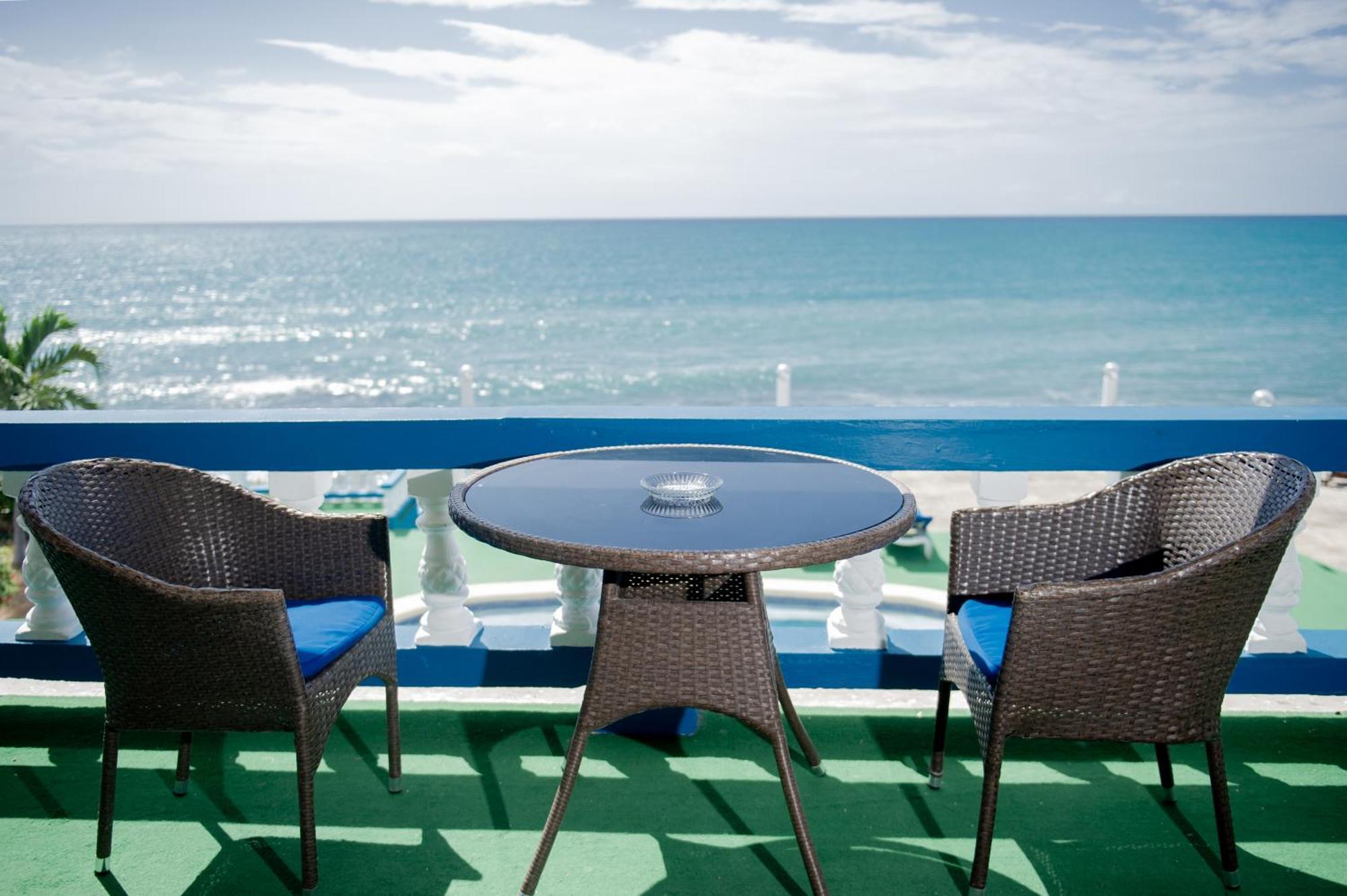 Beyond Sunset Resort & Villas Трежър Бийч Екстериор снимка