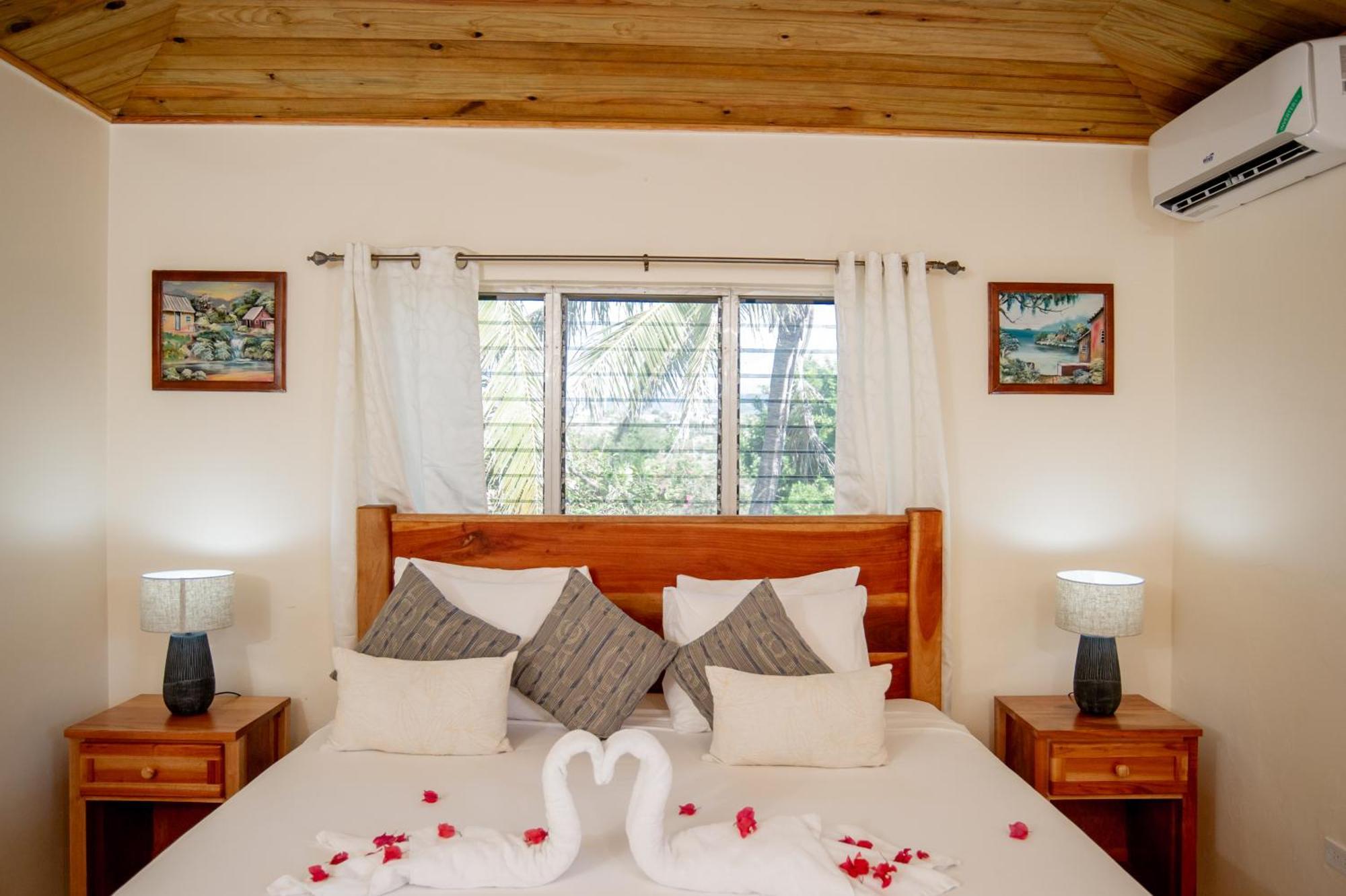 Beyond Sunset Resort & Villas Трежър Бийч Екстериор снимка