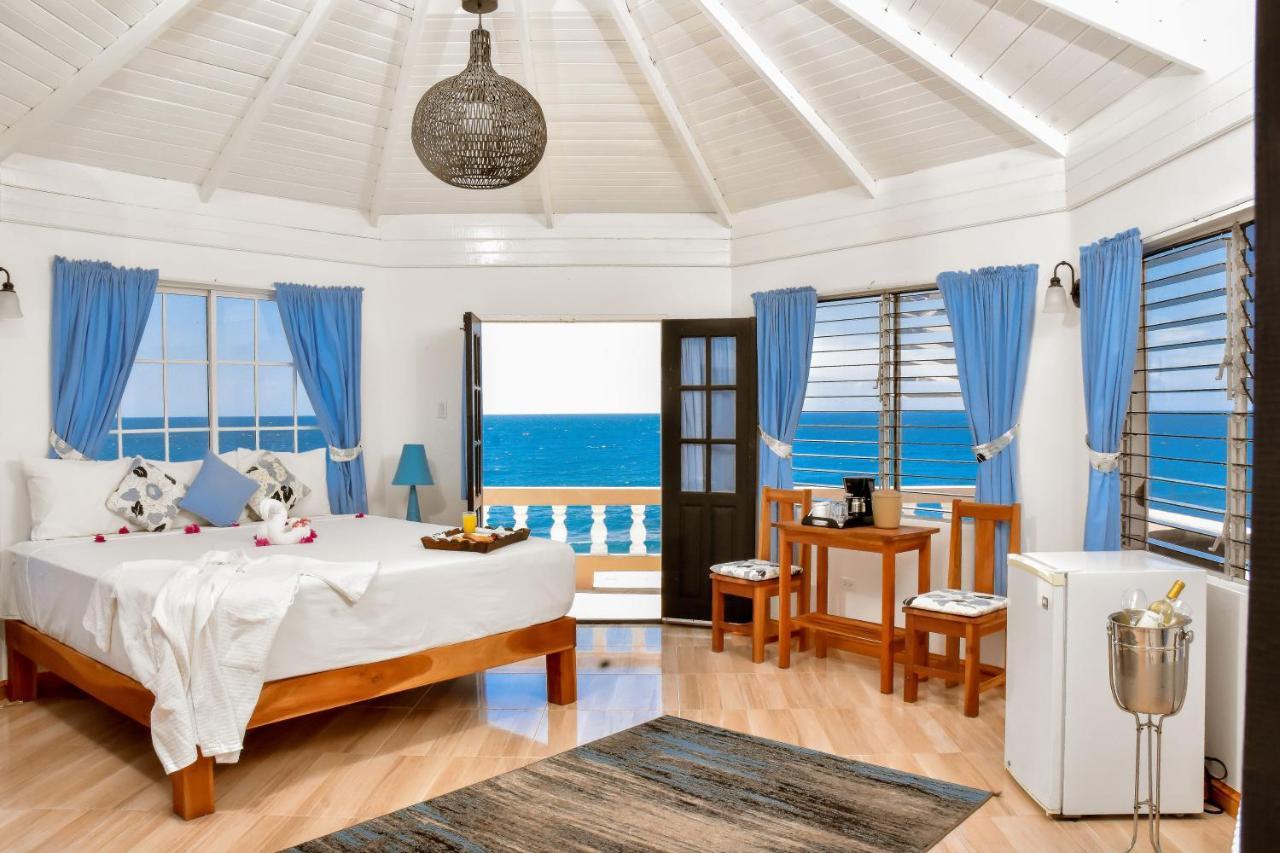 Beyond Sunset Resort & Villas Трежър Бийч Екстериор снимка