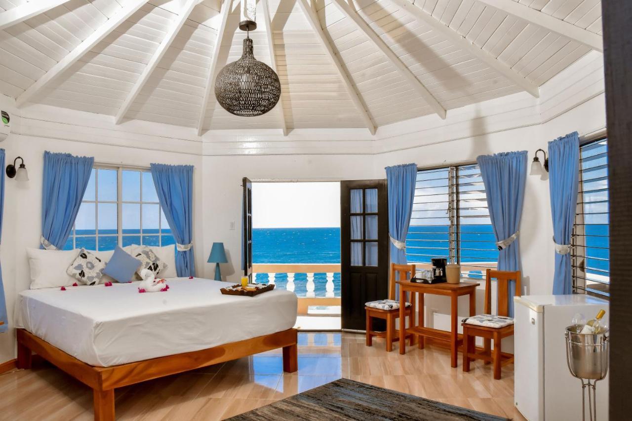 Beyond Sunset Resort & Villas Трежър Бийч Екстериор снимка