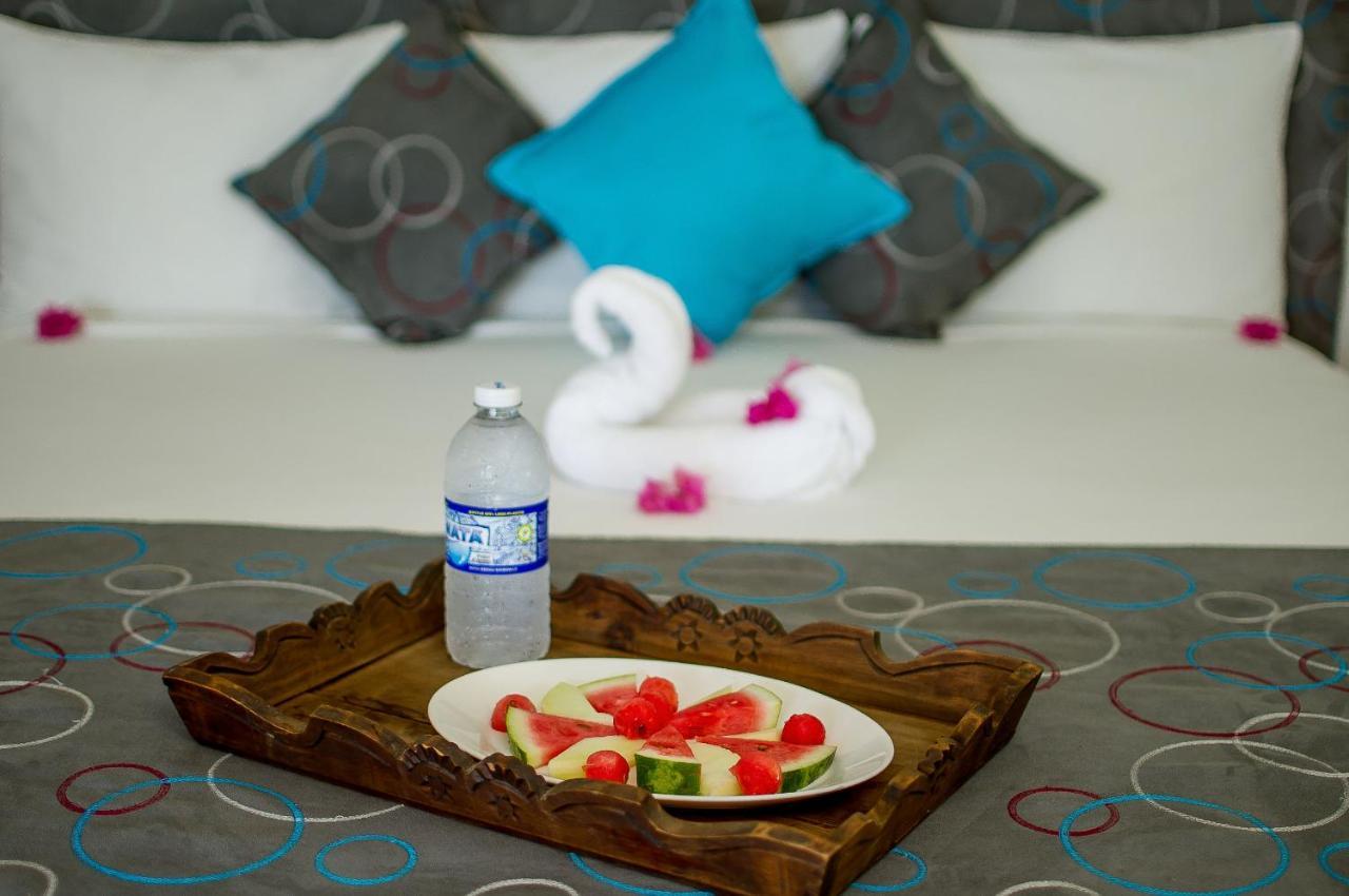 Beyond Sunset Resort & Villas Трежър Бийч Екстериор снимка