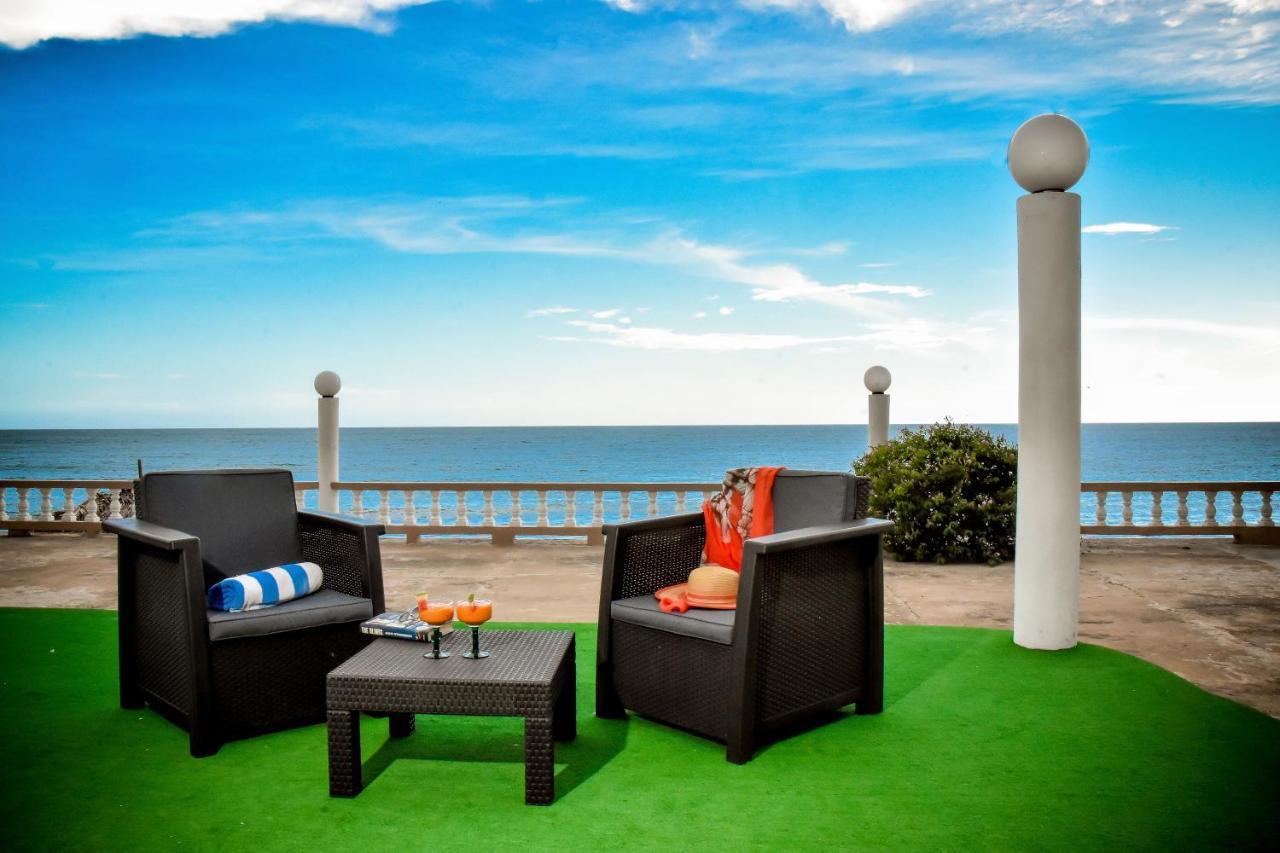 Beyond Sunset Resort & Villas Трежър Бийч Екстериор снимка