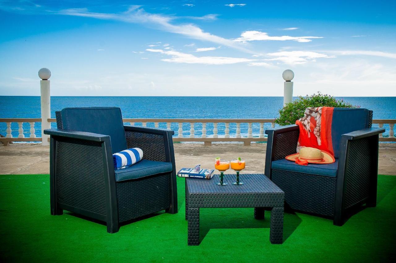 Beyond Sunset Resort & Villas Трежър Бийч Екстериор снимка